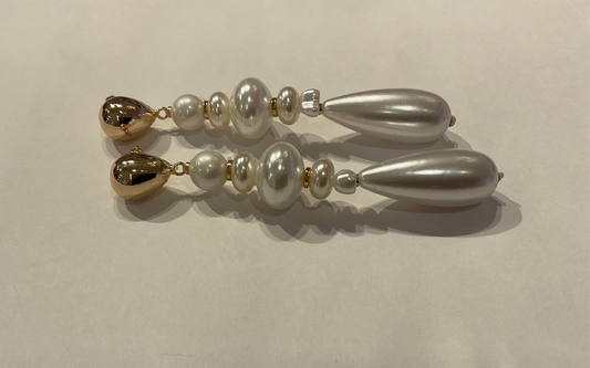 Rococo Pearl Earring