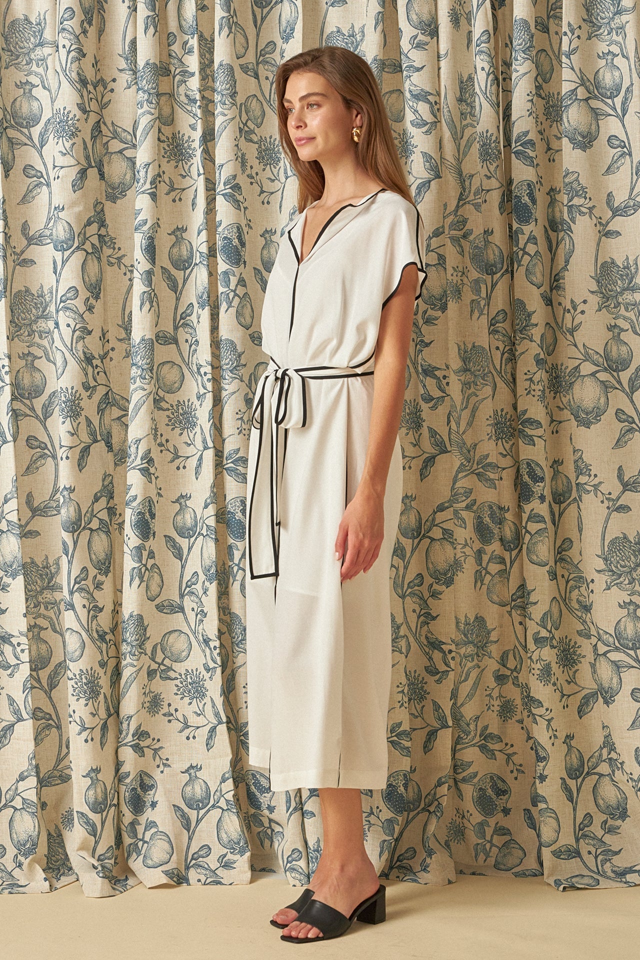 MARA CONTRAST BELTED MIDI DRESS