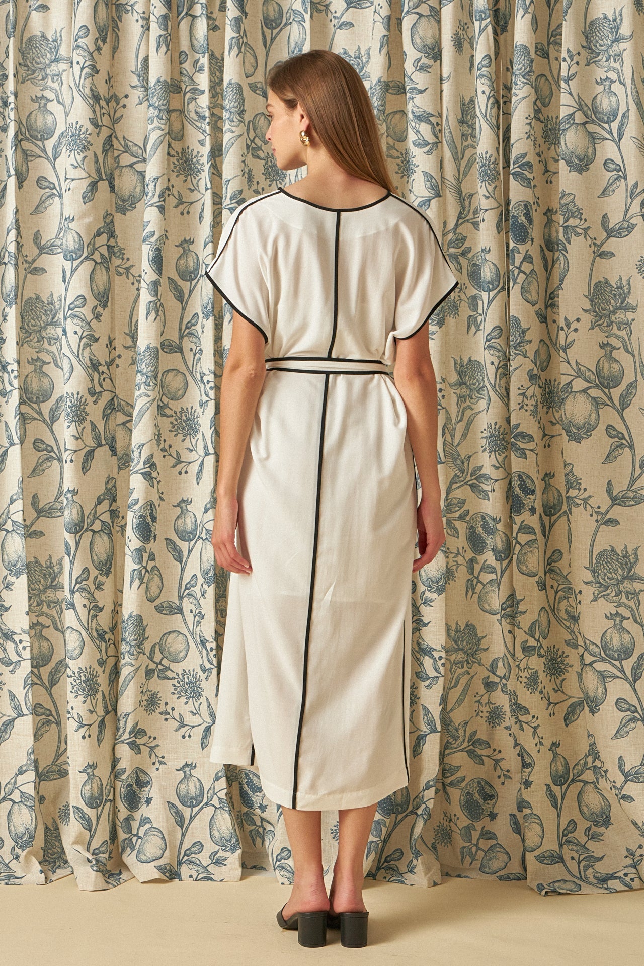 MARA CONTRAST BELTED MIDI DRESS