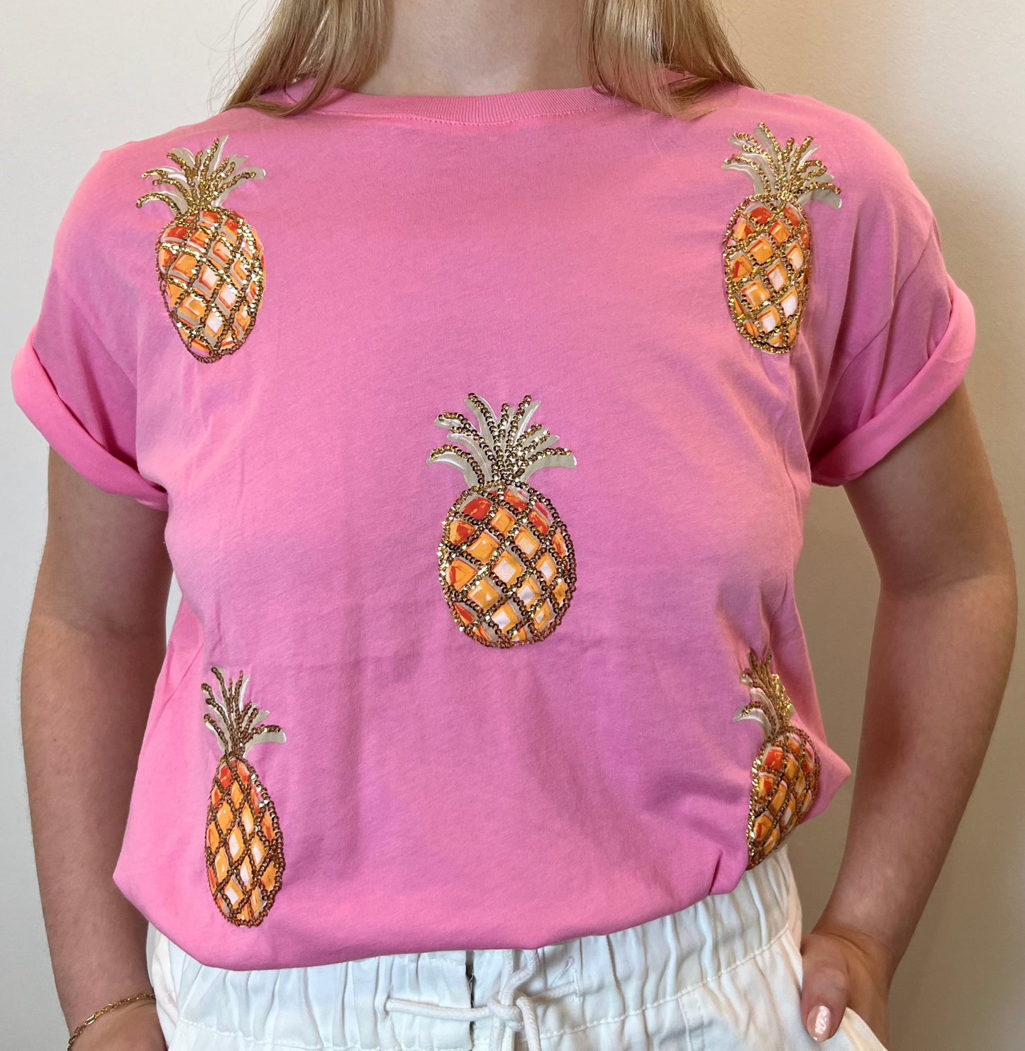 PINEAPPLE IN PINK T-SHIRT